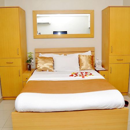 Primal Hotel Isaac John Gra Ikeja Exterior foto