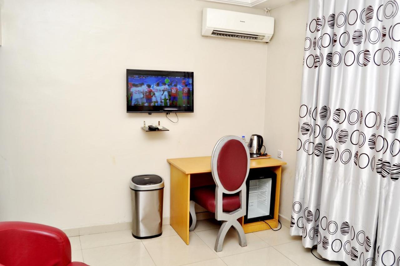 Primal Hotel Isaac John Gra Ikeja Exterior foto
