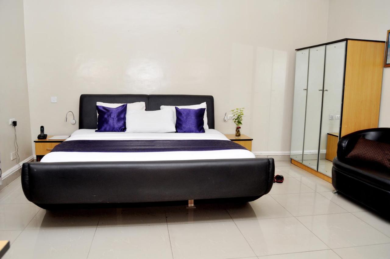 Primal Hotel Isaac John Gra Ikeja Exterior foto