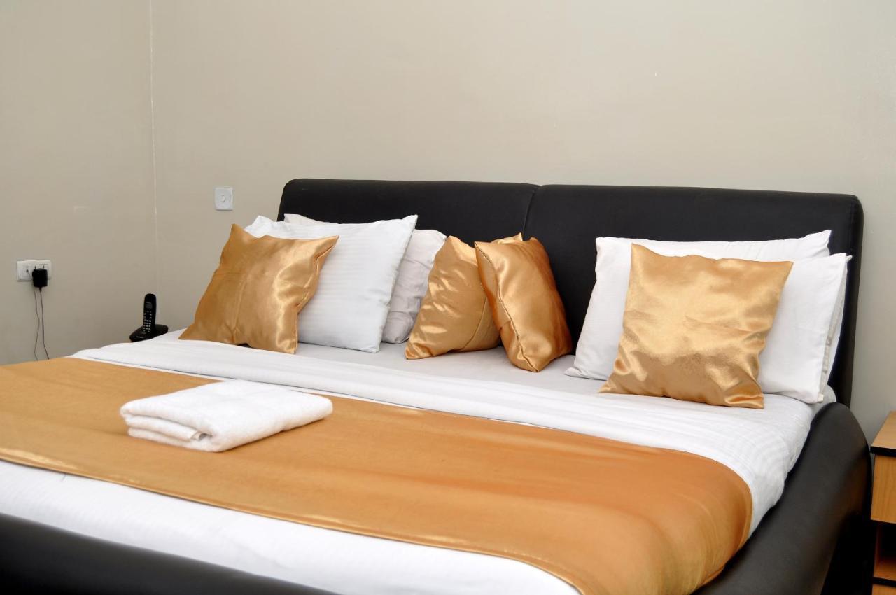 Primal Hotel Isaac John Gra Ikeja Exterior foto