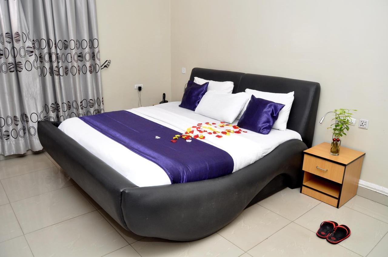 Primal Hotel Isaac John Gra Ikeja Exterior foto