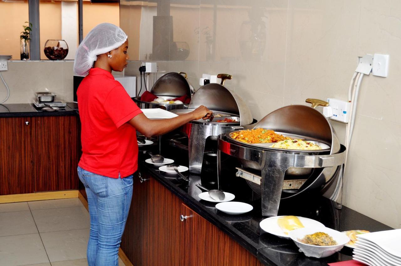 Primal Hotel Isaac John Gra Ikeja Exterior foto