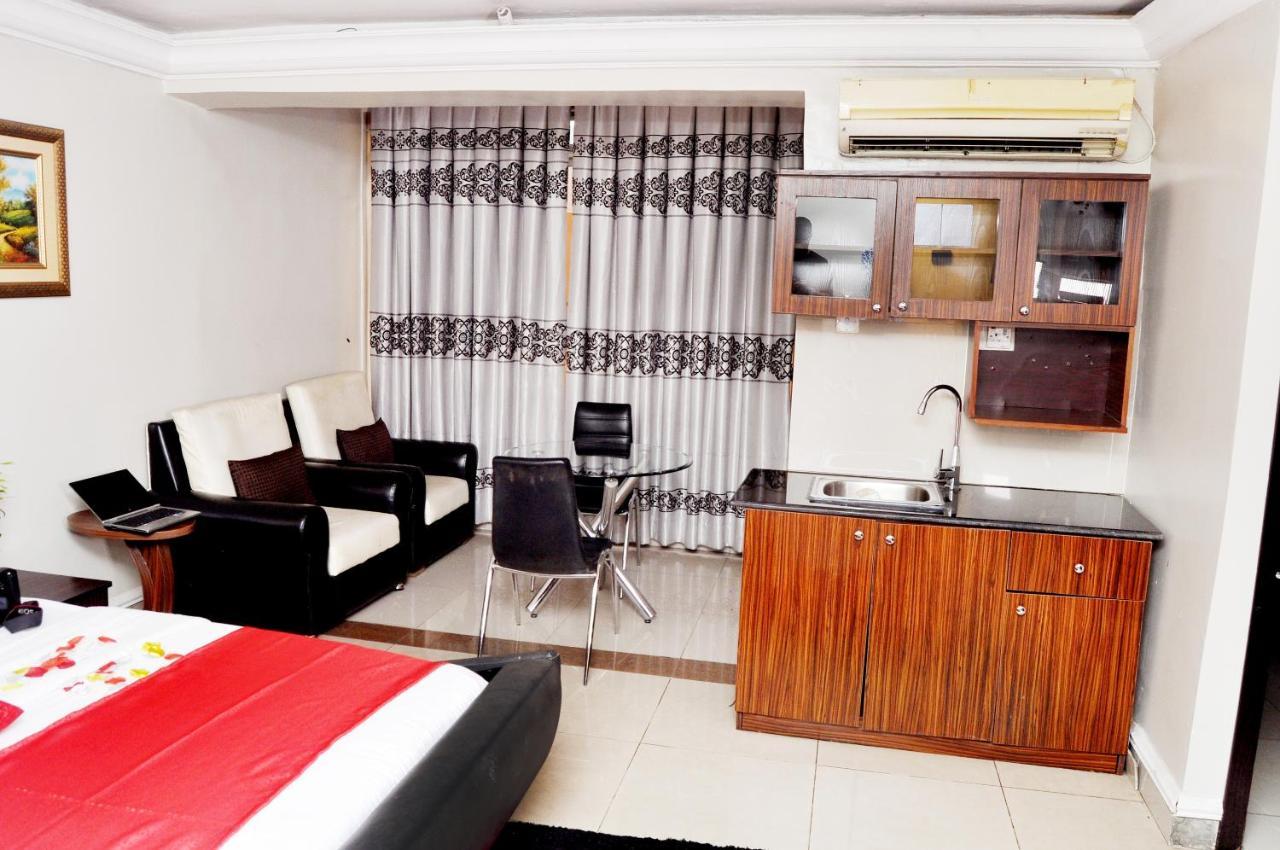 Primal Hotel Isaac John Gra Ikeja Exterior foto